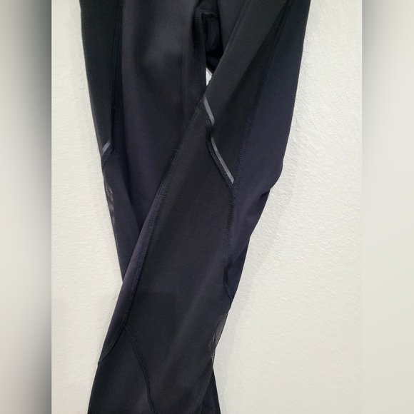 LULULEMO Leggings Size 2, Prestige Condition - Picture 6 of 9